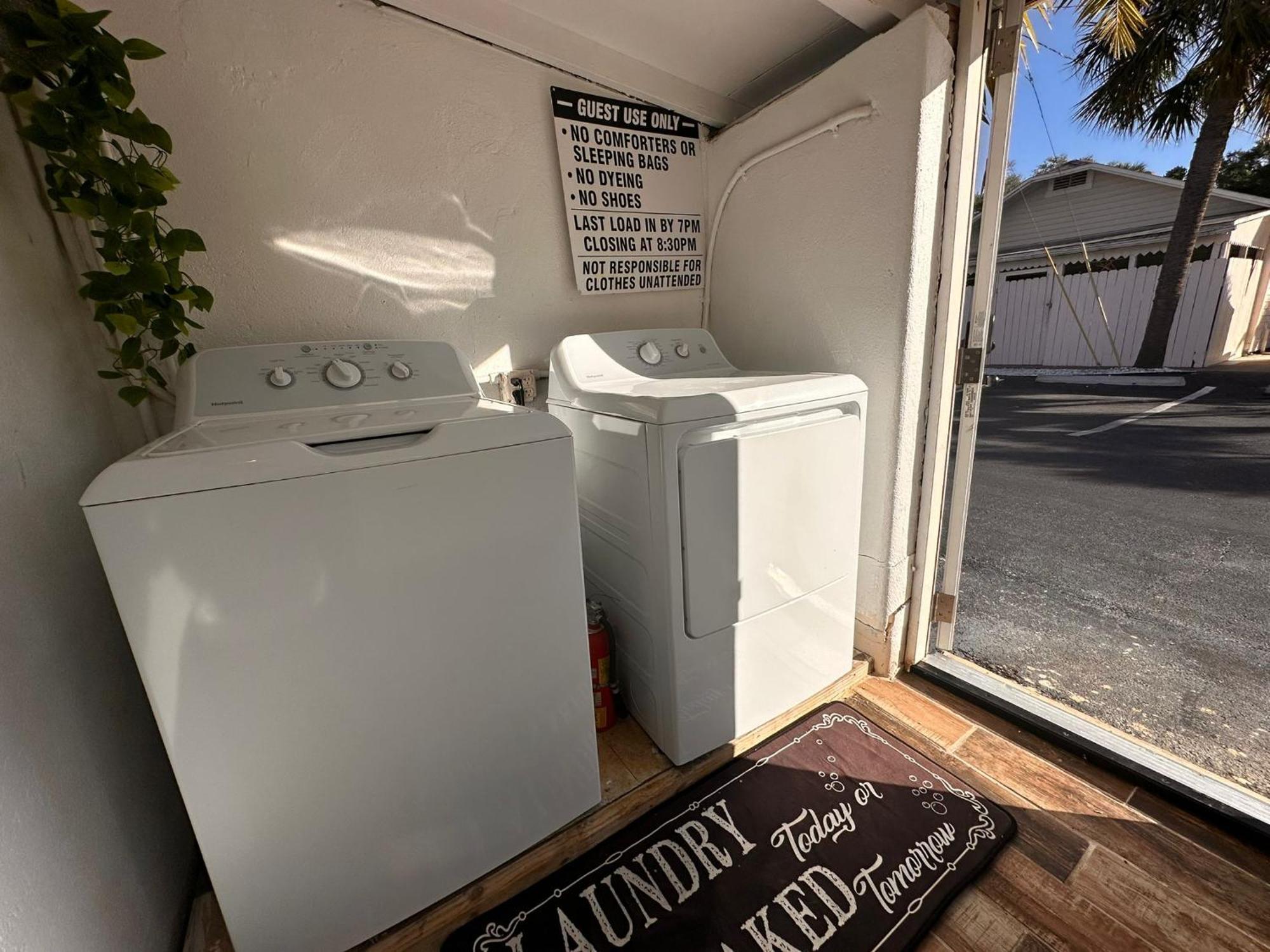 2Q Beds Studio Apt With Shared Pool 01 Clearwater Exterior photo