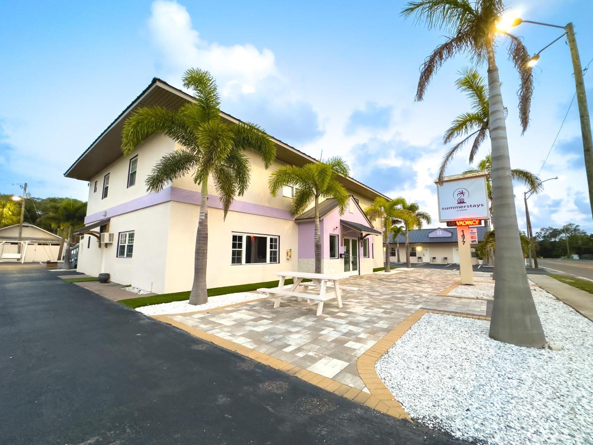 2Q Beds Studio Apt With Shared Pool 01 Clearwater Exterior photo